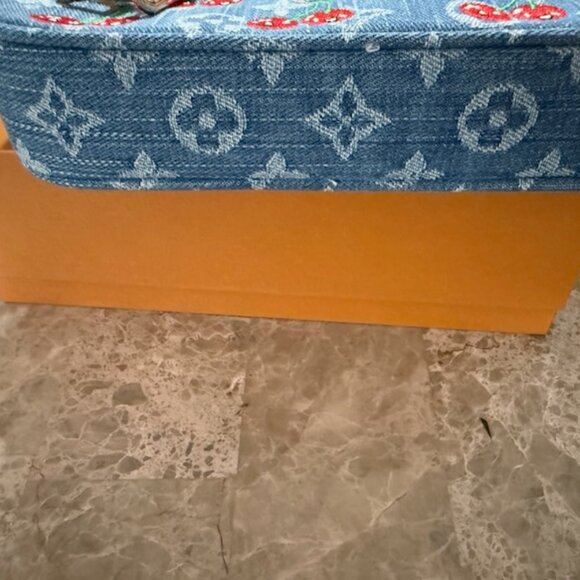 Beautiful Denim Fashion Pouch with Embroidery and Leather and multi straps! - Picture 4 of 5